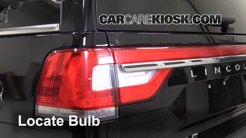 2016 Lincoln Navigator L Select 3.5L V6 Turbo Lights